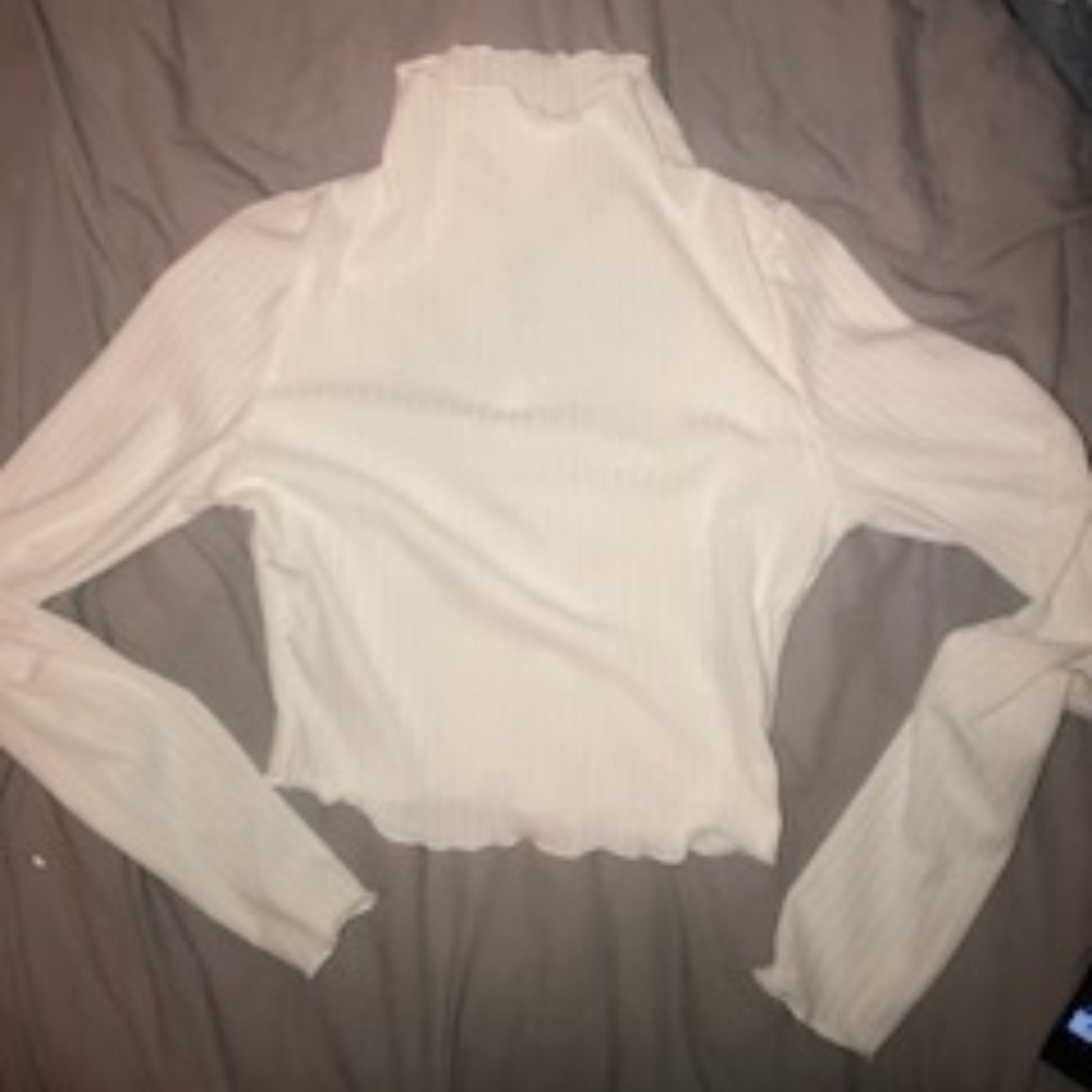 Turtle Neck With Lettuce Trim (never worn)